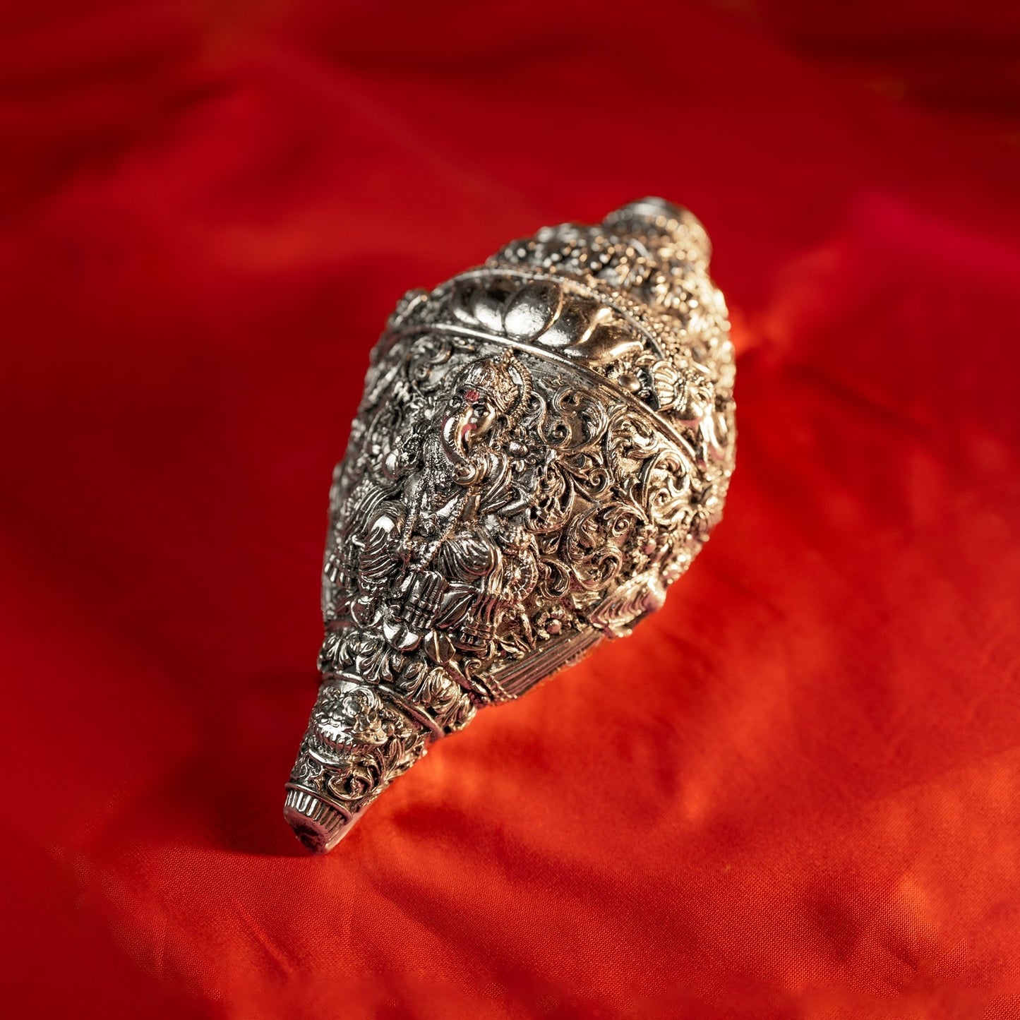 Ganesha Shankh - The Auspicious Silver Edition