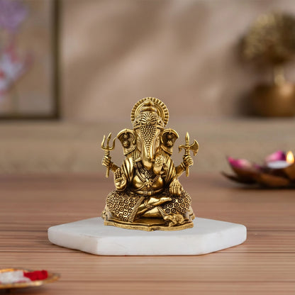 The Majestic Ganesha – Dagdusheth Form